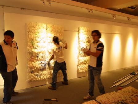 20111006參展藝術家-劉文瑄佈展