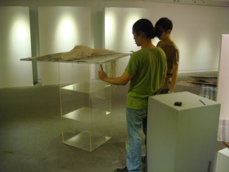 20111004-1006參展藝術家-陳淑強佈展